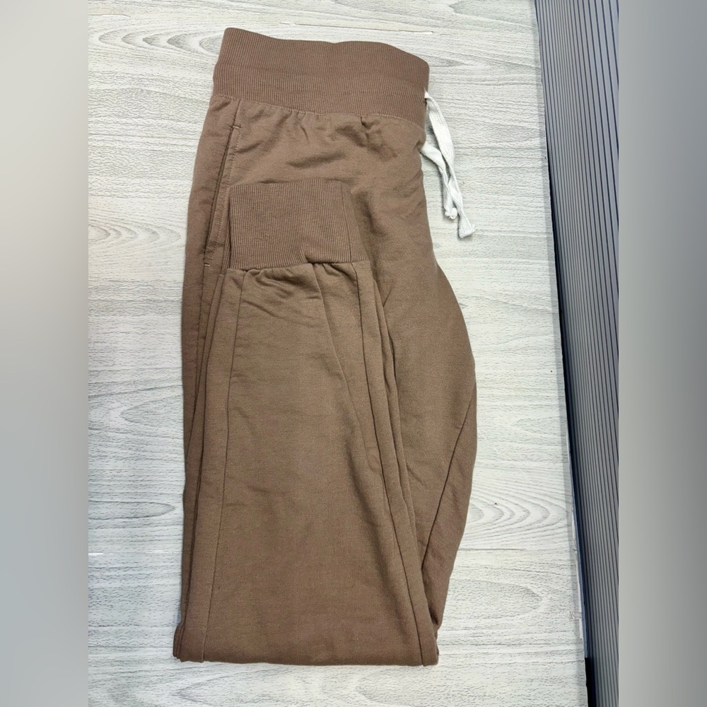 O’NEILL Jogging Pants- Women’s Size Medium- Beige